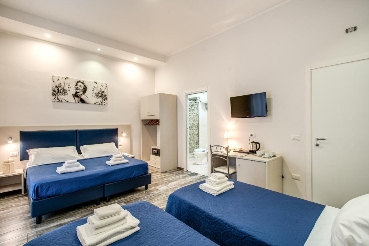 Napoli's Gold Guest house 4*