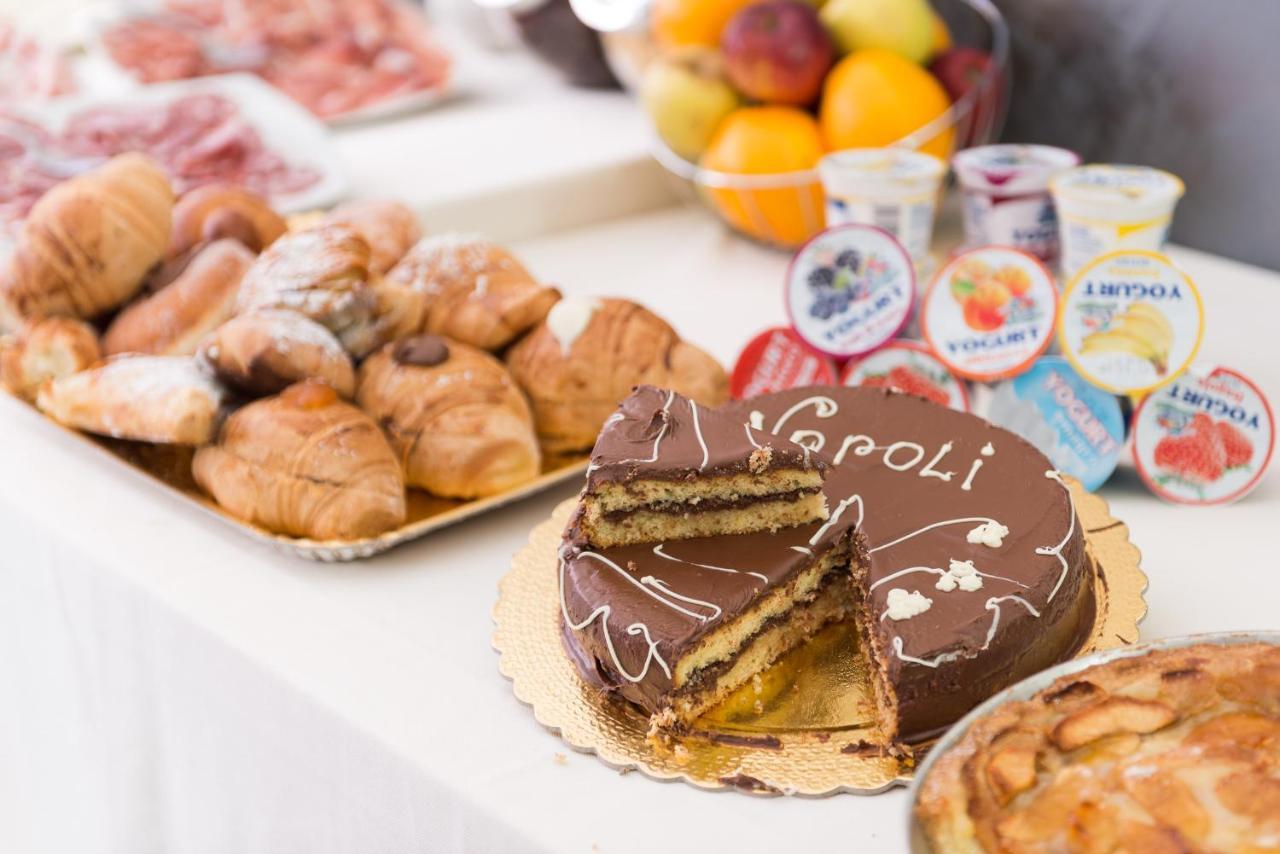 Napoli's Gold Guest house 4*